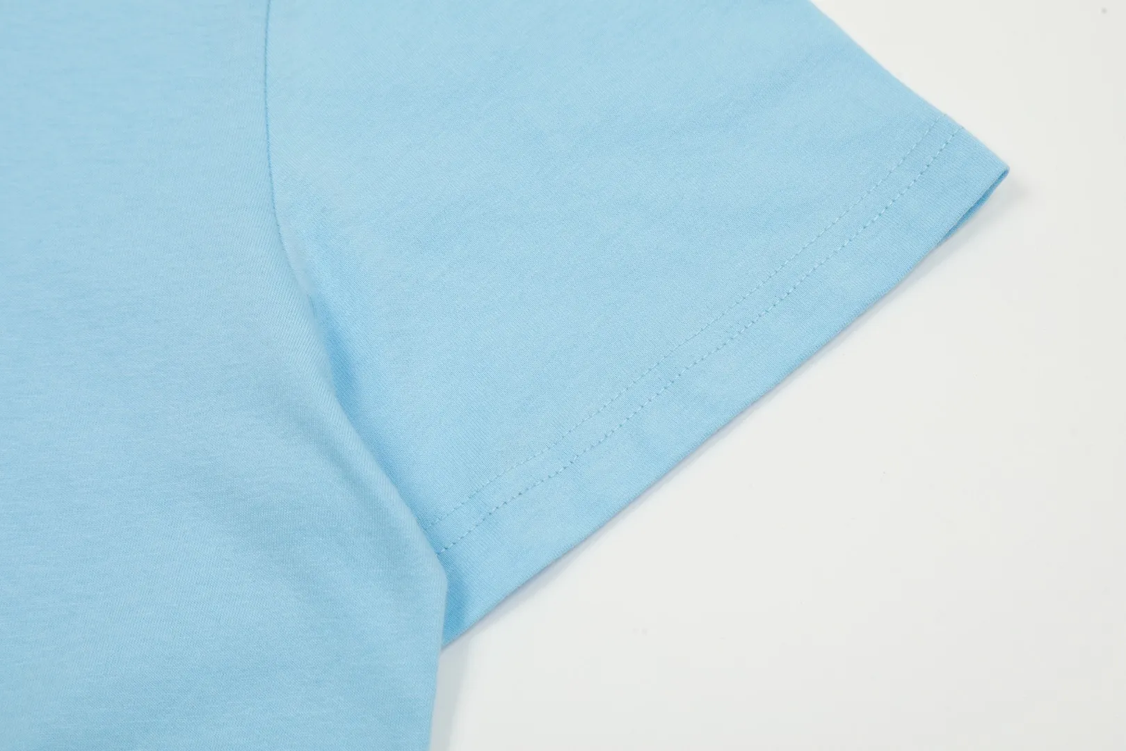 🅿️116 "Top quality" Style number: DS003# (not off the shelves all year round) [Ralph Lauren classic pony embroidered round neck basic short sleeves] ✅Ralph Lauren Ralph Lauren classic basic versatile round neck short sleeves ✅Main supplier platform live broadcast Wholesale entities Replenish when out of stock Not off the shelves ✅ZP quality 1:1 version Scan the code to enter the GF website Z cabinet quality ✅26 pieces of 180g hydrophilic toner 100% cotton fabric, comfortable and soft, strong breathability, high-end, cost-effective, good quality needless to say ✅Restore the original version, the maximum size can be worn up to 210 pounds, loose, comfortable and stress-free ✅Work wear, life wear, suitable for various occasions, must-have recommendation for couples Size: Powder white dark gray blue label light gray white label